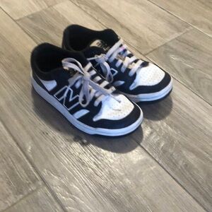 NEW BALANCE BIG GIRLS SIZE 1